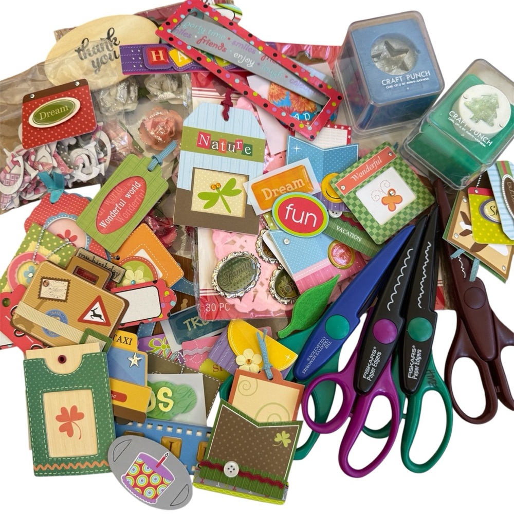 Scrapbook Variety Kit. Design Scissors, Craft Punches, and Fun Decorations.